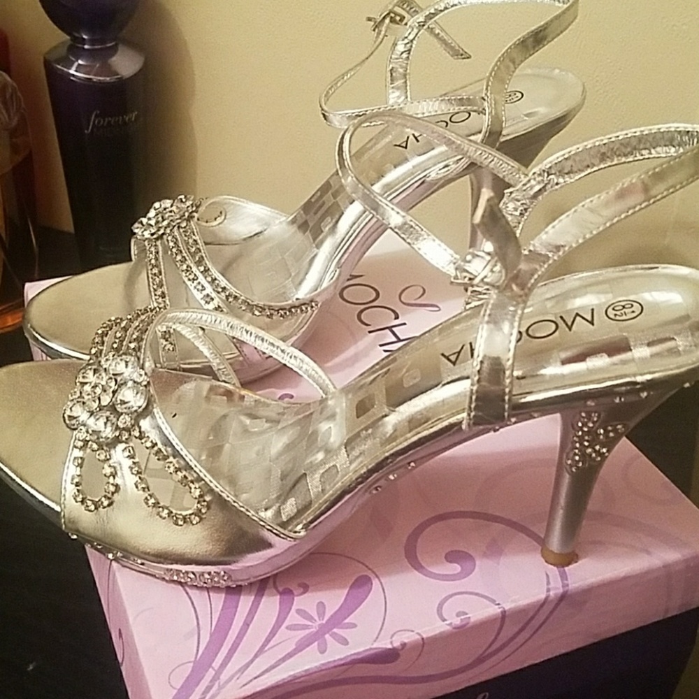 Shoes - Picture 3 of 3
